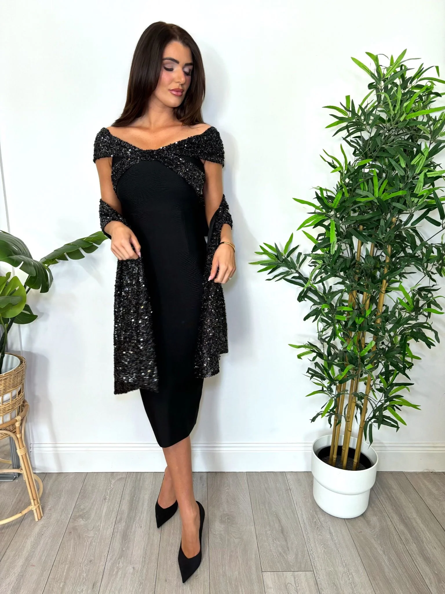 GLITZY BARDOT BLACK BANDAGE DRESS - Image 5