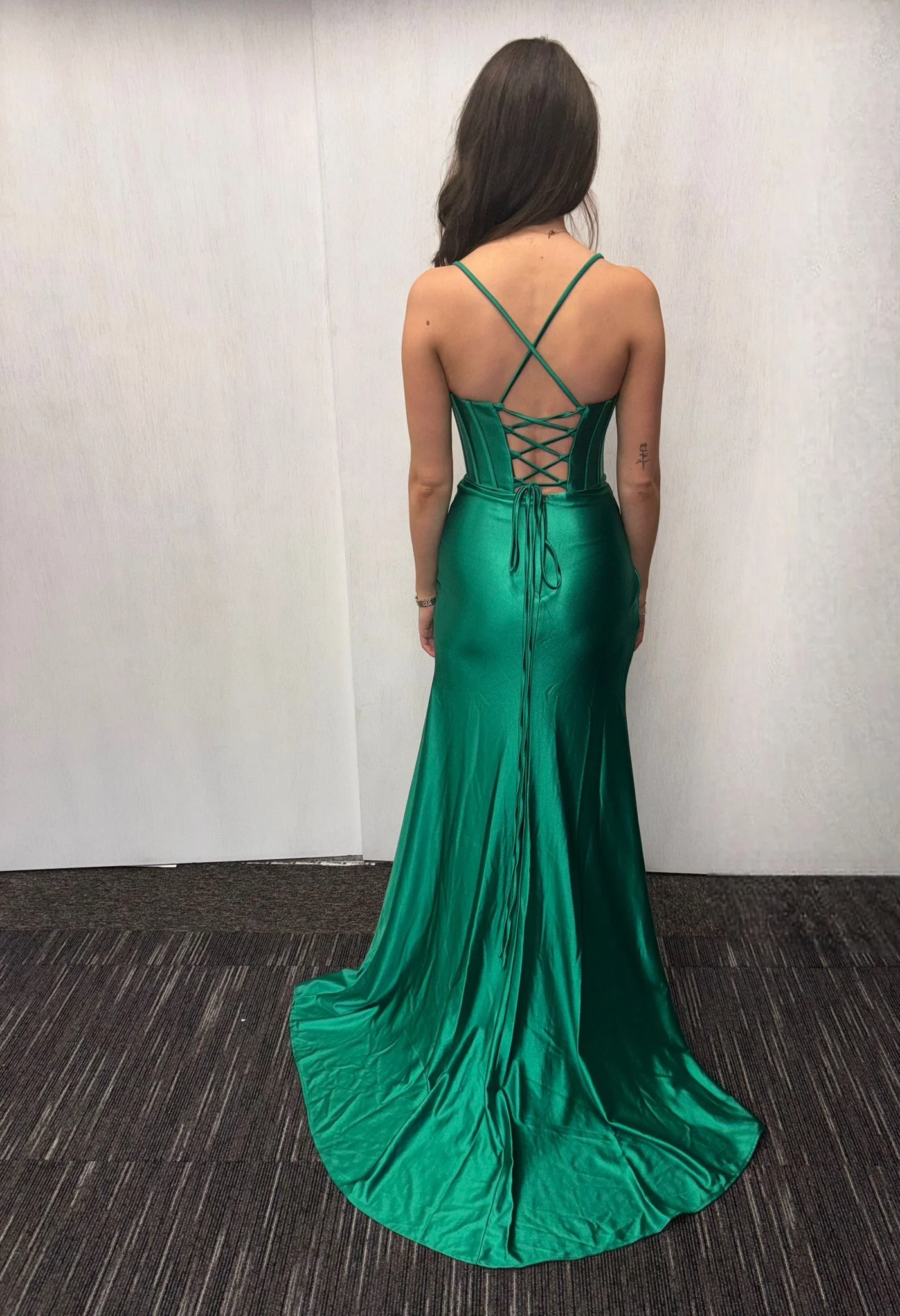 GREEN SATIN CORSET GOWN WITH SLIT - Image 2
