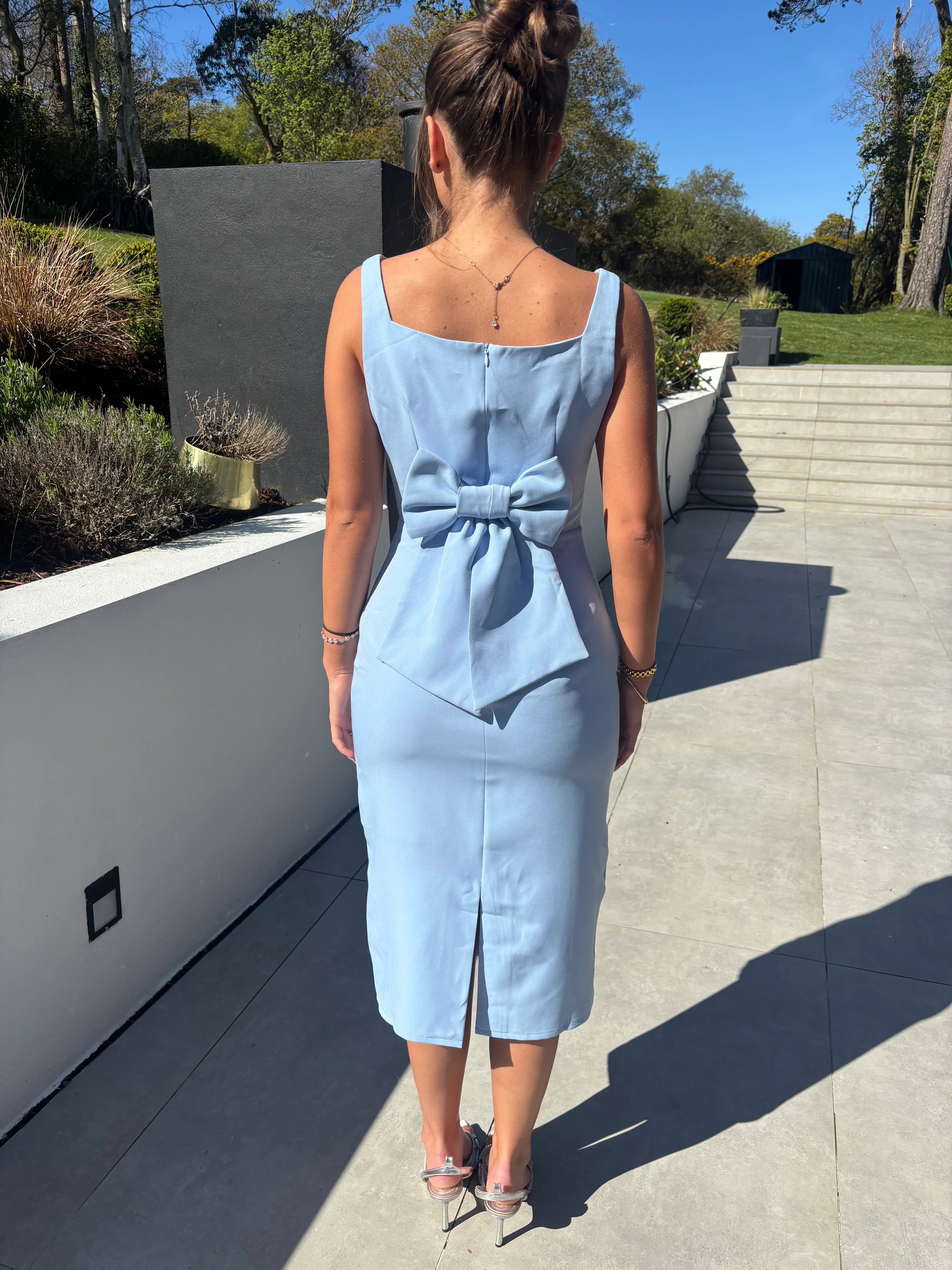 LUNA PINK FITTING DRESS WITH BOW BACK - DELIVERY 1st WEEK OF MAY - Image 2